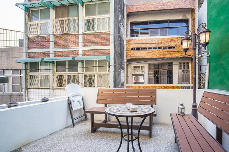 Mydeer Backpacker Hostel Tainan Exterior foto