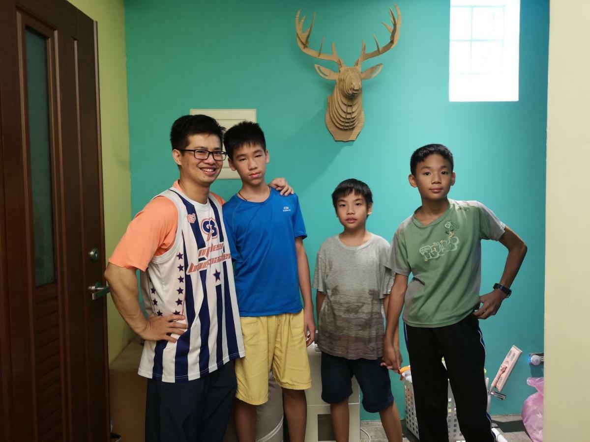 Mydeer Backpacker Hostel Tainan Exterior foto